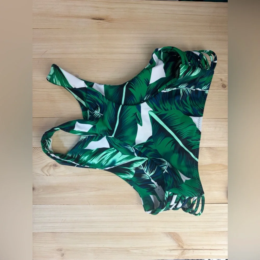 Cupshe Tropical Leaf Bikini Top Medium Green Palm Print High Neck Swimwear